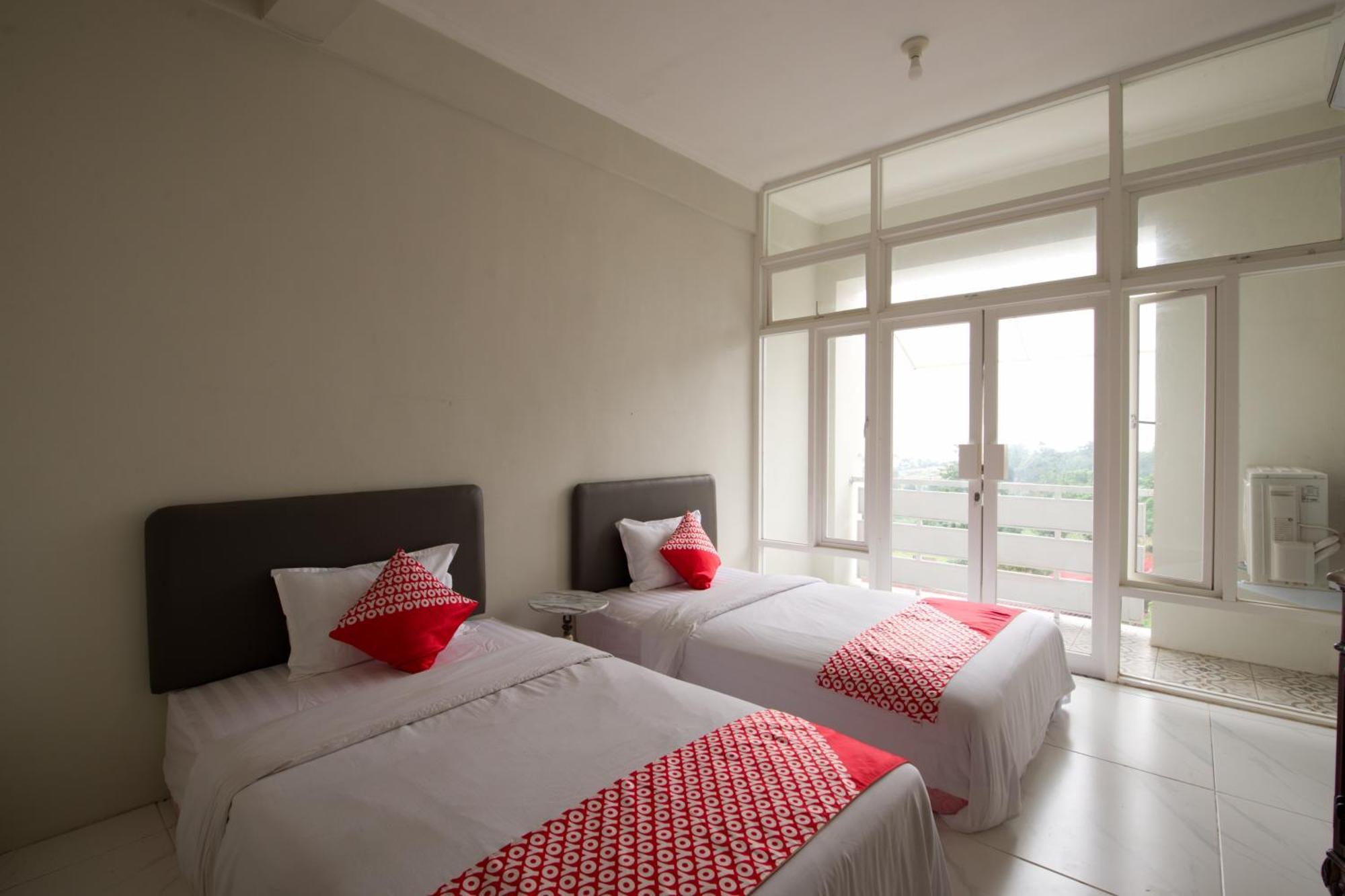 Capital O 3359 Pondok Wisata Jaden Trawas Mojokerto Екстериор снимка